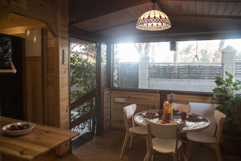 Wood House Close Rumah liburan *